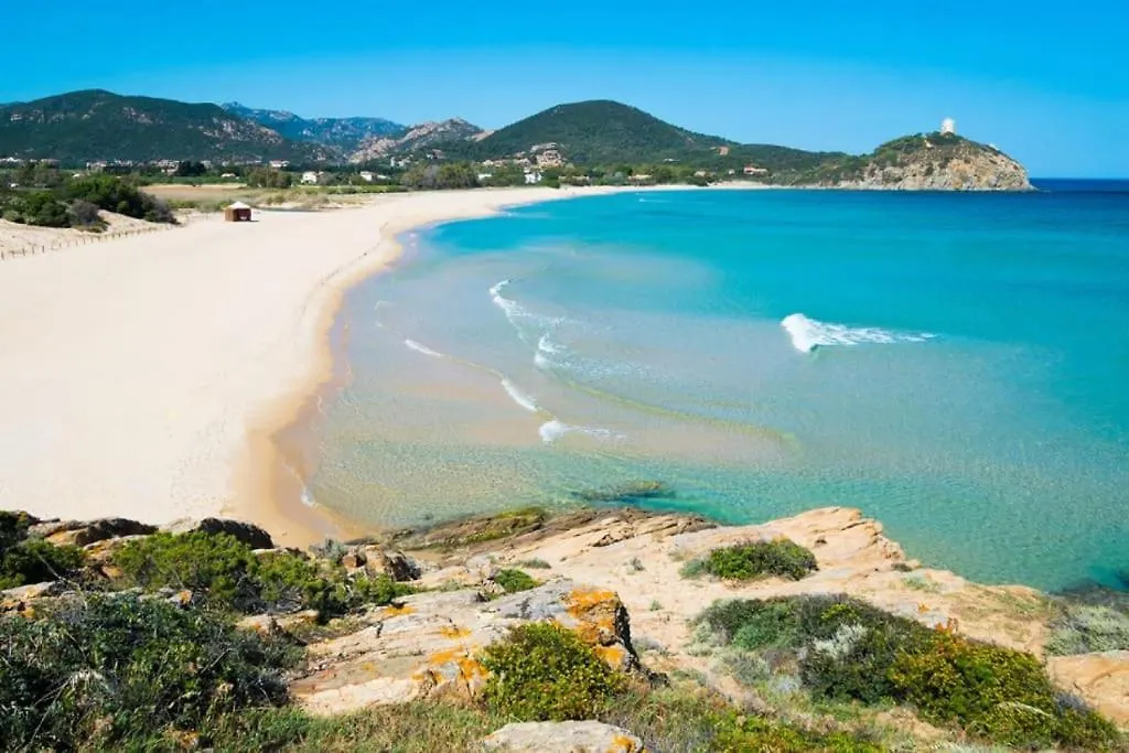 La Torre Vicino Le Piu Belle Spiagge Di Chia Villa Domus De Maria
